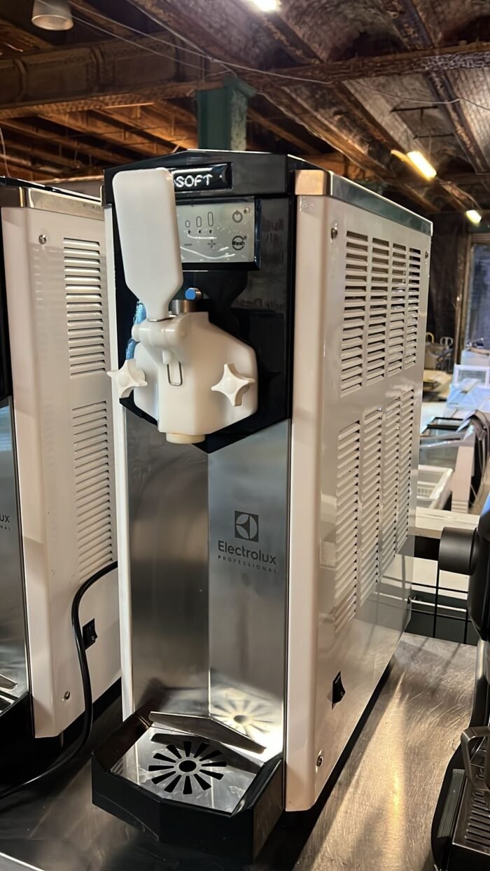 Electrolux ice cream machine - Image 2