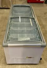 Commercial Chest Freezer - Image 4