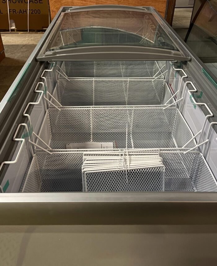 Commercial Chest Freezer - Image 5