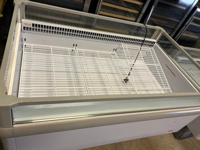 Air land Display Freezer - Image 2