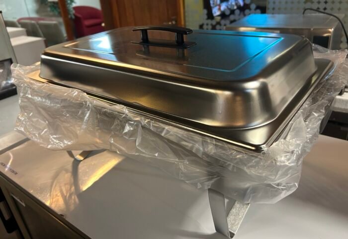 Chafing Dish set stainless steel with black handles - Image 3