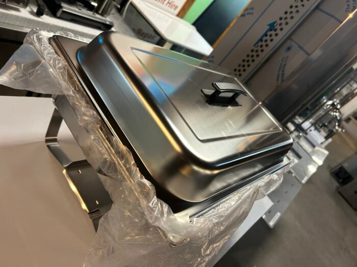 Chafing Dish set stainless steel with black handles - Image 2