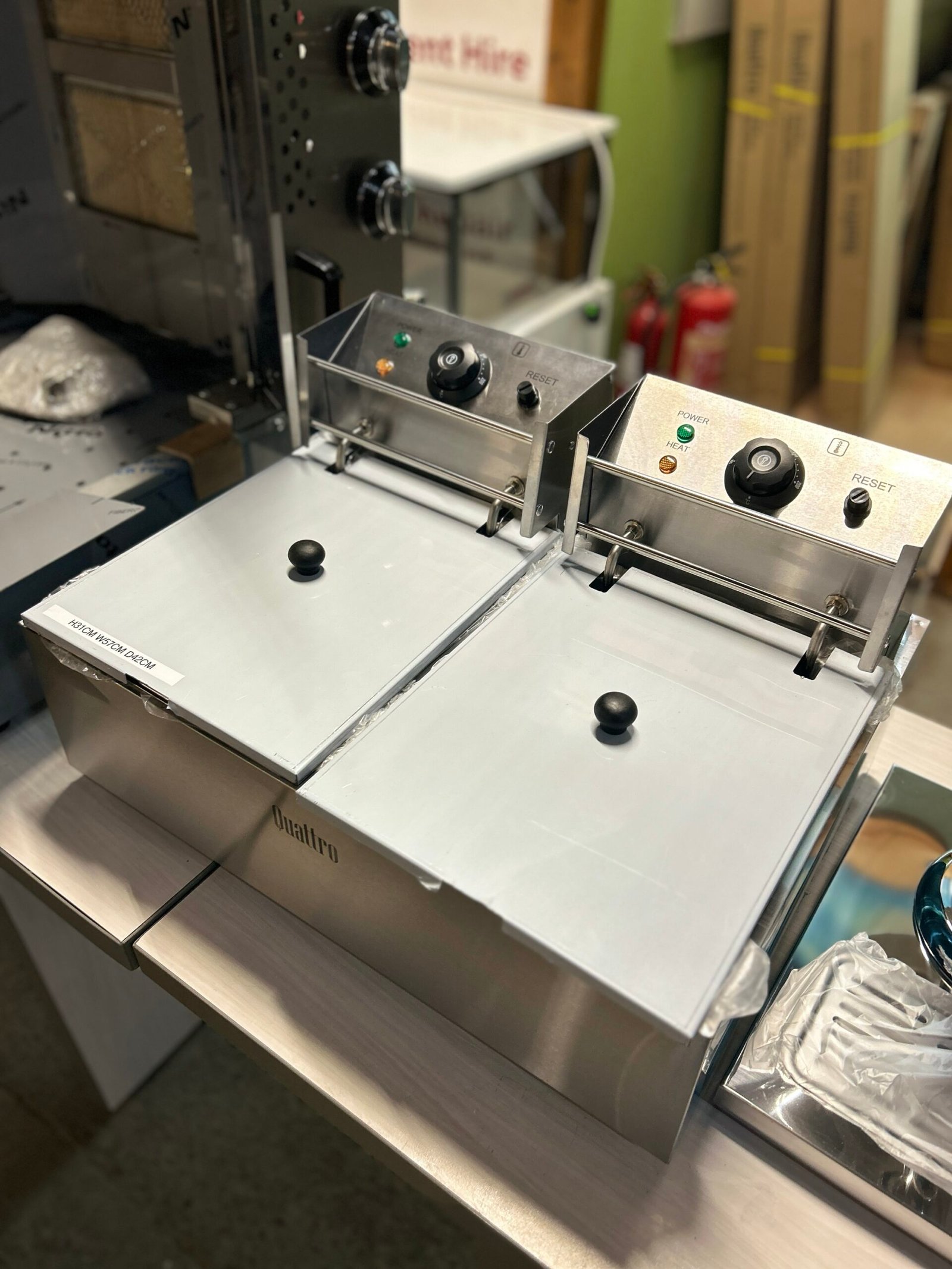 img_1455-1-scaled-1.jpeg Twin tank 2 x 9 litre commercial electric fryer - Image 1