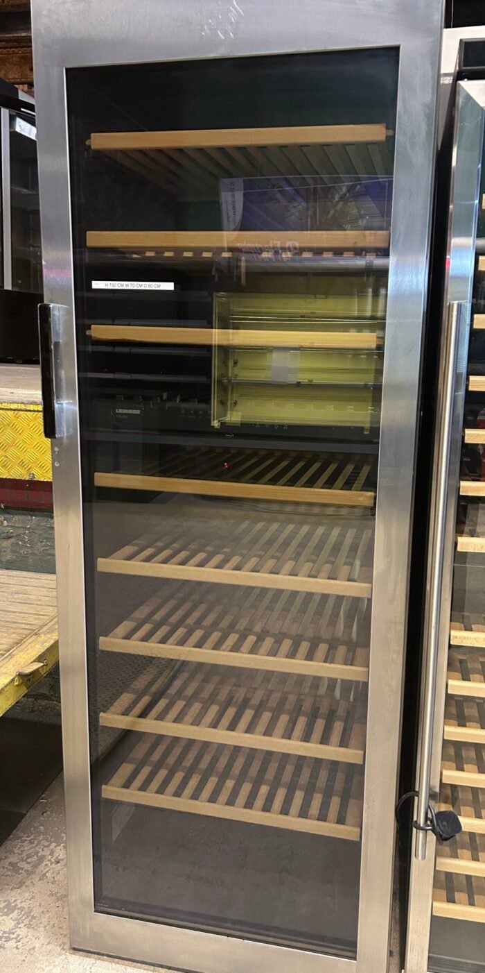 Liebherr Vinidor Dual Zone Wine Cooler - Image 3