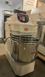 30 Litre Dough Mixer - Image 5