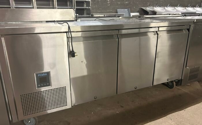 Polar 3 Door Prep Freezer - Image 3