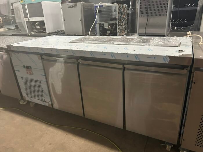 3 Door Preparation Table with Containers - Image 4